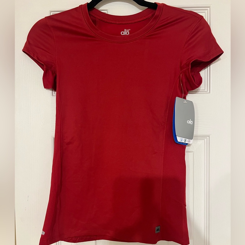 ALO Yoga Red Fitted Cap Sleeve Tee